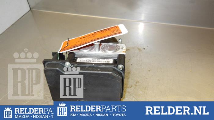Usagé Bloc ABS Nissan Primera Traveller (W12) 1.8 16V Prix € 45,00 Règlement à la marge proposé par Relder Parts B.V.