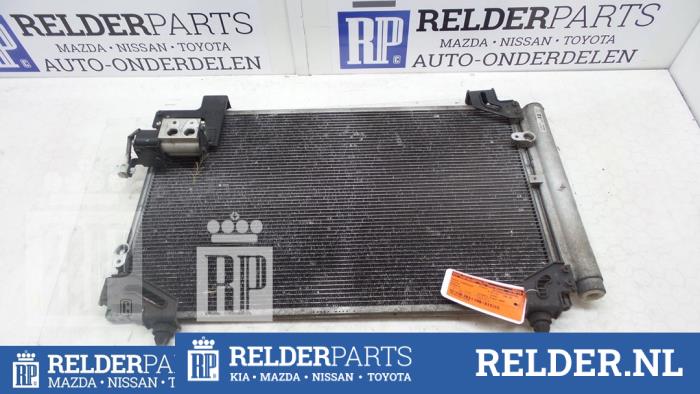 Usagé Condenseur de climatisation Toyota Avensis Wagon (T25/B1E) 2.0 16V D-4D Prix € 35,00 Règlement à la marge proposé par Relder Parts B.V.
