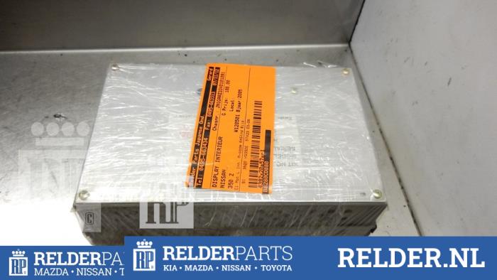 Begagnade Innerdisplay Nissan 350 Z (Z33) 3.5 V6 24V Pris € 68,00 Marginaltabell erbjuds av Relder Parts B.V.