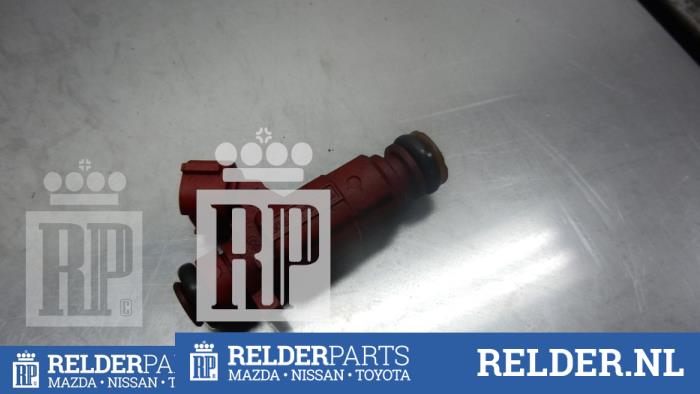 Injector (petrol injection) from a Nissan Primera (P12) 1.8 16V 2005