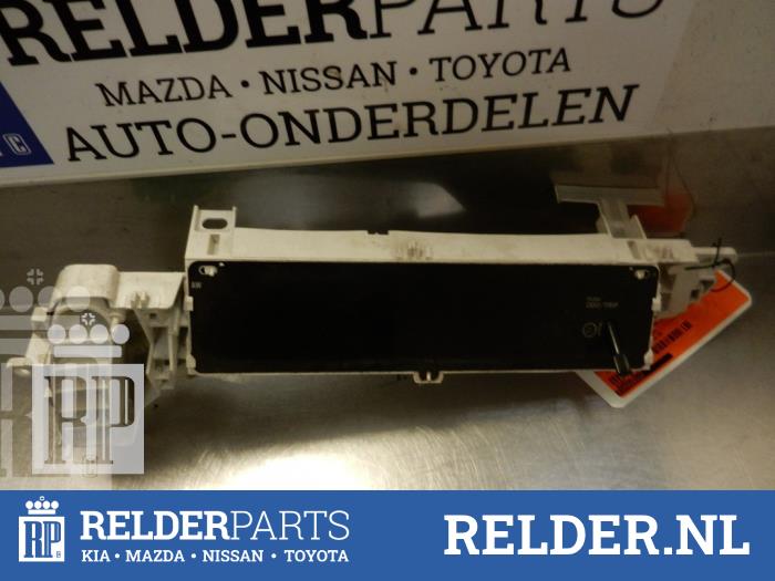 Begagnade Innerdisplay Toyota Previa (R3) 2.0 D-4D 16V Pris € 68,00 Marginaltabell erbjuds av Relder Parts B.V.