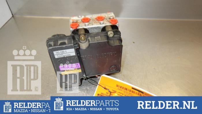 Begagnade ABS-pump Toyota Yaris (P1) 1.0 16V VVT-i Pris € 36,00 Marginaltabell erbjuds av Relder Parts B.V.