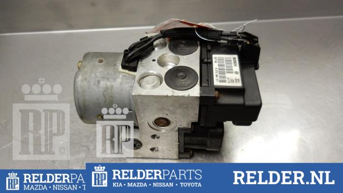 Usagé Ordinateur ABS Toyota Corolla (E12) 1.4 16V VVT-i Prix € 36,00 Règlement à la marge proposé par Relder Parts B.V.