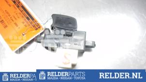 Used Electric window switch Nissan X-Trail (T30) 2.0 16V 4x4 Price € 23,00 Margin scheme offered by Relder Parts B.V.