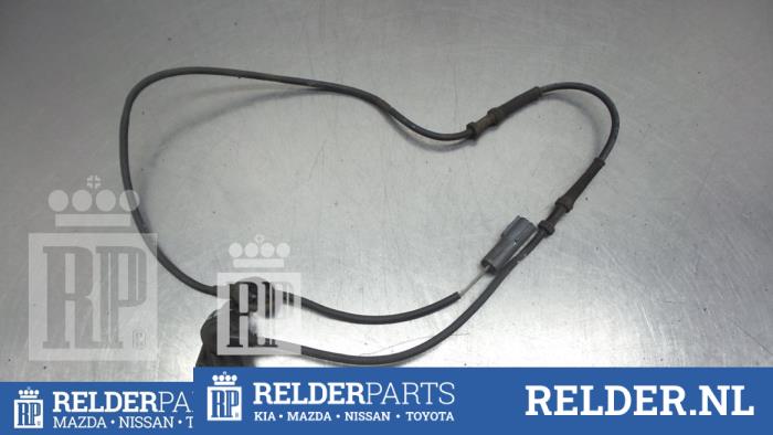 Begagnade ABS-sensor Mazda Premacy 2.0 16V Pris € 27,00 Marginaltabell erbjuds av Relder Parts B.V.