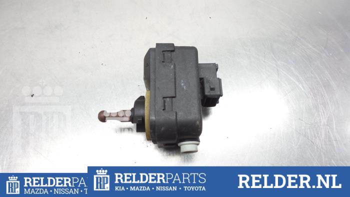 Używane Silnik reflektora Nissan Micra (K12) 1.2 16V Cena € 23,00 Procedura marży oferowane przez Relder Parts B.V.