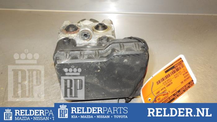 Used ABS Computer Toyota Previa (R3) 2.4i 16V VVT-i Price € 68,00 Margin scheme offered by Relder Parts B.V.