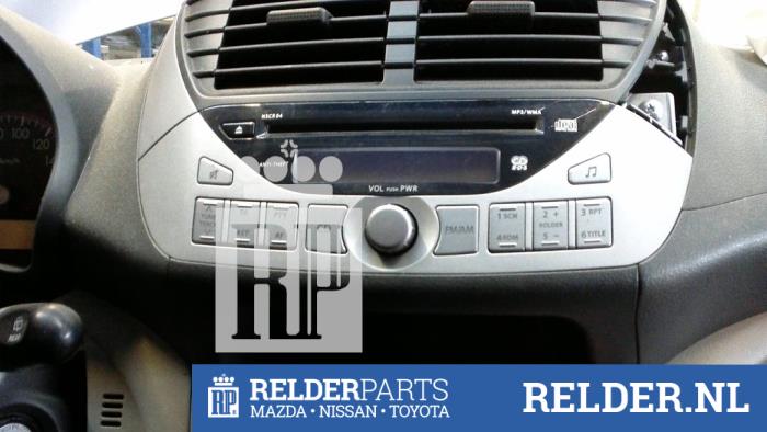 Radio/Lecteur CD d'un Nissan Pixo (D31S) 1.0 12V 2009