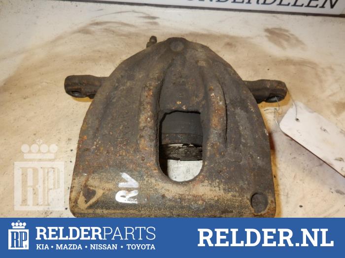 Gebrauchte Bremszange rechts vorne Toyota Avensis Wagon (T25/B1E) 2.0 16V D-4D Preis € 25,00 Margenregelung angeboten von Relder Parts B.V.