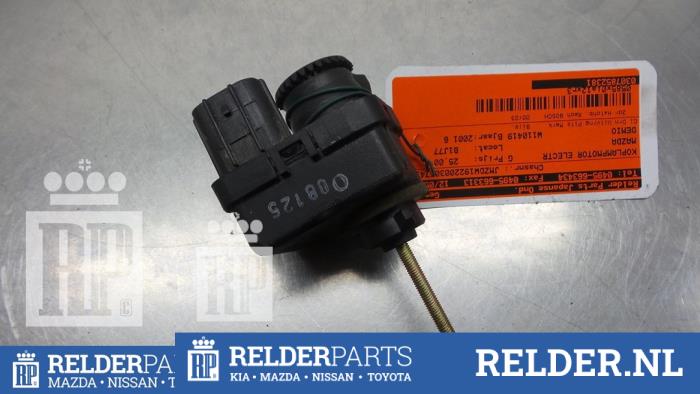 Używane Silnik reflektora Mazda Demio (DW) 1.3 16V Cena € 23,00 Procedura marży oferowane przez Relder Parts B.V.