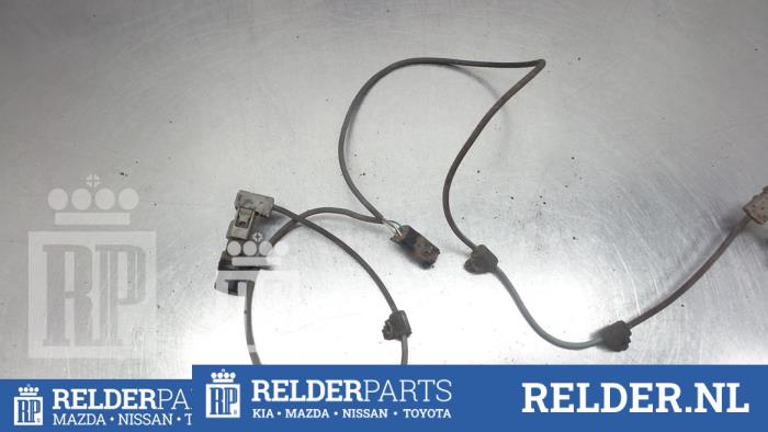 Begagnade ABS-sensor Toyota Hilux IV 2.5 D4-D 16V 4x4 Pris € 27,00 Marginaltabell erbjuds av Relder Parts B.V.