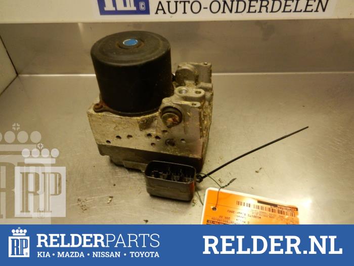 Begagnade ABS-pump Toyota Celica (ZZT230/231) 1.8i 16V Pris € 50,00 Marginaltabell erbjuds av Relder Parts B.V.