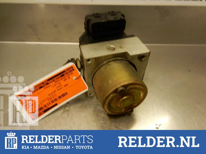 Begagnade ABS-pump Mazda Premacy 1.8 16V Exclusive HP Pris € 45,00 Marginaltabell erbjuds av Relder Parts B.V.