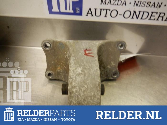Used Engine mount Nissan Almera Tino (V10M) 1.8 16V Price € 27,00 Margin scheme offered by Relder Parts B.V.