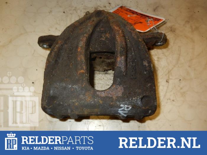 Gebrauchte Bremszange rechts vorne Toyota Avensis (T25/B1D) 2.0 16V D-4D Preis € 25,00 Margenregelung angeboten von Relder Parts B.V.