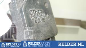 Luftflödesmätare från en Toyota RAV4 (A2) 1.8 16V VVT-i 4x2 2002