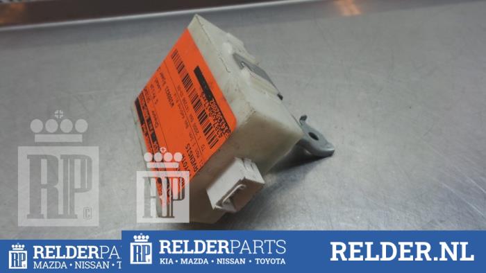 Begagnade Relä Toyota Avensis (T25/B1B) 2.0 16V D-4D 115 Pris € 25,00 Marginaltabell erbjuds av Relder Parts B.V.