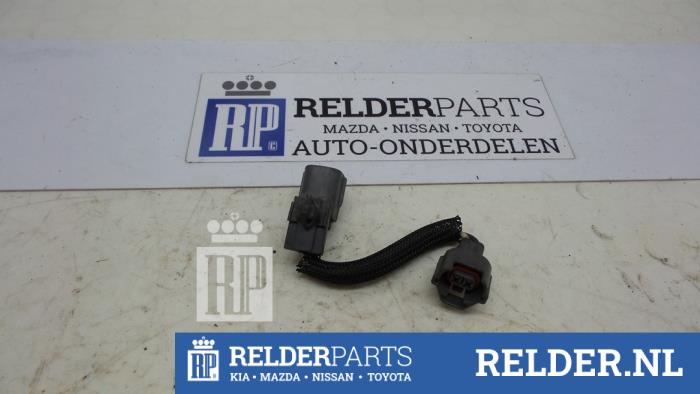 Usados Conector de inyector Mazda 6 Sport (GG14) 2.0 CiDT 16V Precio € 23,00 Norma de margen ofrecido por Relder Parts B.V.