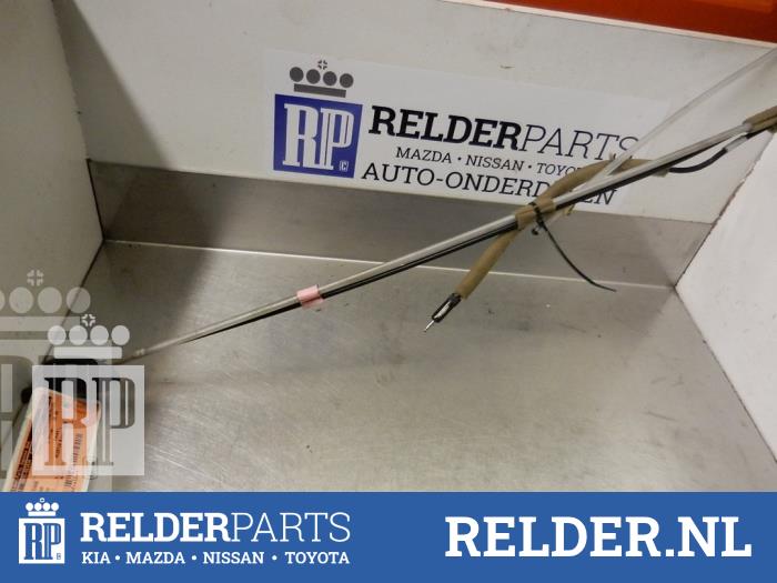 Używane Antena Mazda Demio (DW) 1.3 16V Cena € 23,00 Procedura marży oferowane przez Relder Parts B.V.