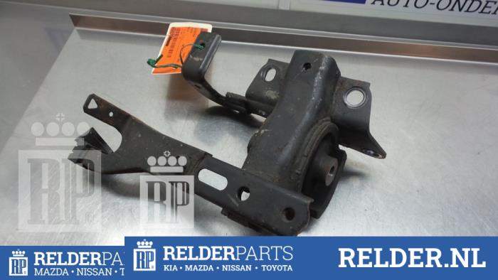 Usagé Support moteur Toyota RAV4 (A2) 2.0 16V VVT-i 4x4 Prix € 27,00 Règlement à la marge proposé par Relder Parts B.V.