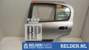 Używane Drzwi lewe tylne wersja 4-drzwiowa Nissan Almera (N16) 1.5 16V Cena € 81,00 Procedura marży oferowane przez Relder Parts B.V.