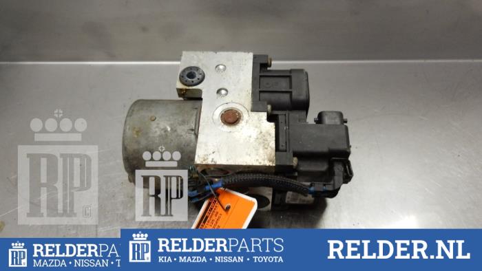 Używane Sterownik ABS Nissan Almera Tino (V10M) 2.0 16V CVT Cena € 70,00 Procedura marży oferowane przez Relder Parts B.V.