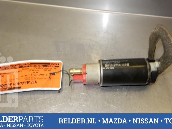 Electric fuel pump from a Mazda 2 (NB/NC/ND/NE) 1.25 16V 2005