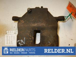 Begagnade Främre bromsok, vänster Nissan Primera (P11) 2.0 TD SLX Pris € 45,00 Marginaltabell erbjuds av Relder Parts B.V.