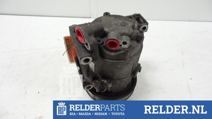 Usagé Pompe clim Nissan Primera (P11) 2.0 16V Prix € 45,00 Règlement à la marge proposé par Relder Parts B.V.