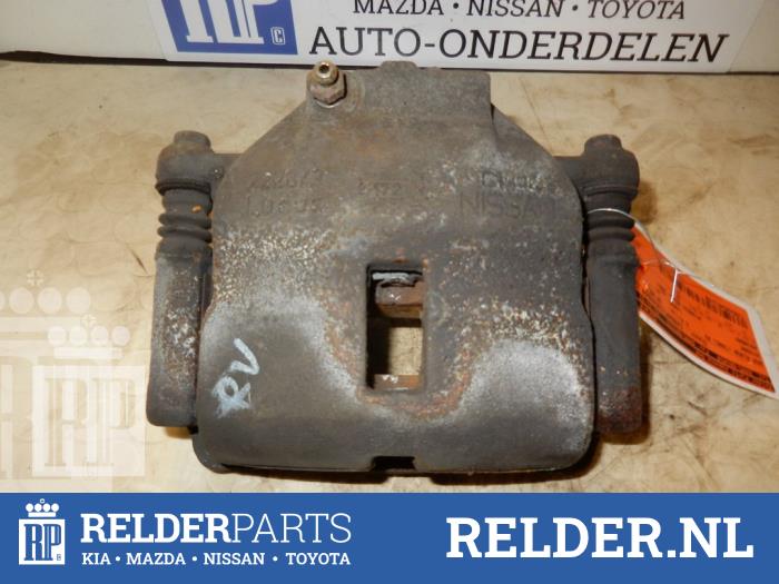Främre bromsok, höger från en Nissan Primera (P11) 2.0 TD SLX 2001