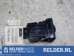 Used Seat heating switch Toyota Avensis Wagon (T27) 2.0 16V D-4D-F Price € 20,00 Margin scheme offered by Relder Parts B.V.