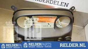 Używane Radio/Kasety Nissan Almera (N16) 1.5 16V Cena € 45,00 Procedura marży oferowane przez Relder Parts B.V.