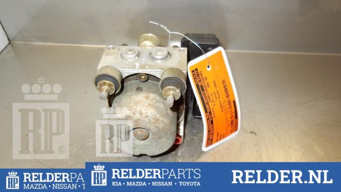Używane Pompa ABS Mazda 323 Fastbreak (BJ14) 1.6 16V Cena € 68,00 Procedura marży oferowane przez Relder Parts B.V.