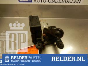 Usagé Pompe ABS Mazda 5 (CR19) 1.8i 16V Prix € 40,00 Règlement à la marge proposé par Relder Parts B.V.