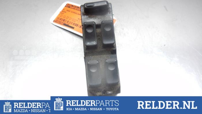 Usados Interruptor de ventanilla eléctrica Mazda 323 F (BA14) 1.5i GLX,GT 16V Precio € 45,00 Norma de margen ofrecido por Relder Parts B.V.