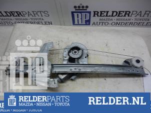 Gebrauchte Fenstermechanik 4-türig links vorne Toyota Aygo (B10) 1.4 HDI Preis € 25,00 Margenregelung angeboten von Relder Parts B.V.