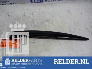 Used Rear wiper arm Toyota Avensis Wagon (T25/B1E) 2.0 16V D-4D-F Price € 27,00 Margin scheme offered by Relder Parts B.V.