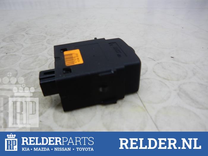 Używane Przelacznik reflektora LHV Nissan Note (E11) 1.5 dCi 90 Cena € 25,00 Procedura marży oferowane przez Relder Parts B.V.