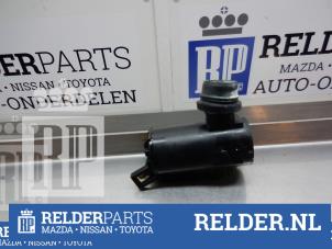 Używane Pompa spryskiwacza tyl Toyota Land Cruiser 90 (J9) 3.0 TD Challenger Cena € 23,00 Procedura marży oferowane przez Relder Parts B.V.