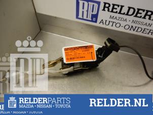 Używane Mechanizm blokady drzwi lewych wersja 2-drzwiowa Toyota Land Cruiser 90 (J9) 3.0 TD Challenger Cena € 36,00 Procedura marży oferowane przez Relder Parts B.V.