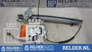 Używane Mechanizm szyby prawej przedniej wersja 2-drzwiowa Nissan Almera (N16) 1.8 16V Cena € 36,00 Procedura marży oferowane przez Relder Parts B.V.