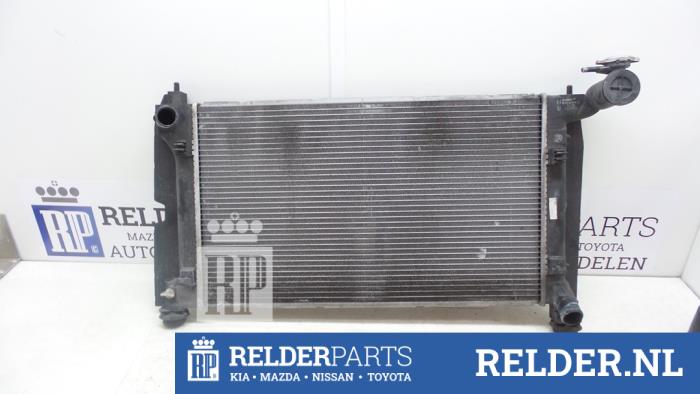 Usagé Radiateur Toyota Corolla Verso (R10/11) 1.8 16V VVT-i Prix € 35,00 Règlement à la marge proposé par Relder Parts B.V.