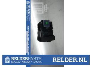 Używane Przelacznik reflektora LHV Toyota Land Cruiser (J12) 3.0 D-4D 16V Cena € 18,00 Procedura marży oferowane przez Relder Parts B.V.