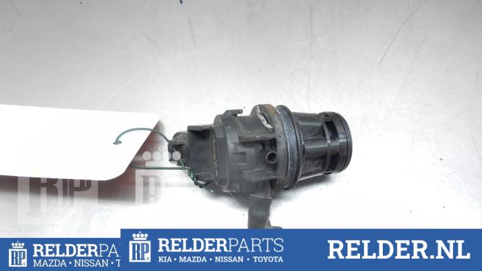 Używane Pompa spryskiwacza przód Mazda 3 Sport (BK) 1.6i 16V Cena € 25,00 Procedura marży oferowane przez Relder Parts B.V.