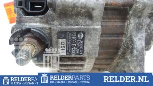Dynamo van een Nissan Almera (N16) 2.2 Di 16V 2002
