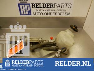 Używane Glówny cylinder hamulcowy Toyota Avensis Verso (M20) 2.0 D-4D 16V Cena € 36,00 Procedura marży oferowane przez Relder Parts B.V.