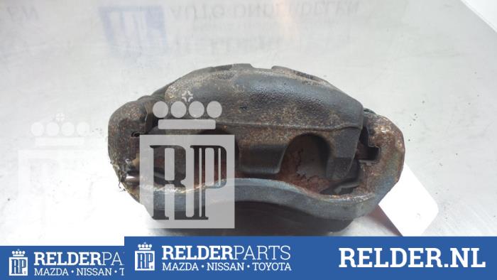 Front brake calliper, right from a Nissan Pathfinder (R51) 2.5 dCi 16V 4x4 2007