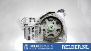 Używane Mechaniczna pompa paliwa Mazda 3 Sport (BK14) 1.6i 16V Cena € 135,00 Procedura marży oferowane przez Relder Parts B.V.