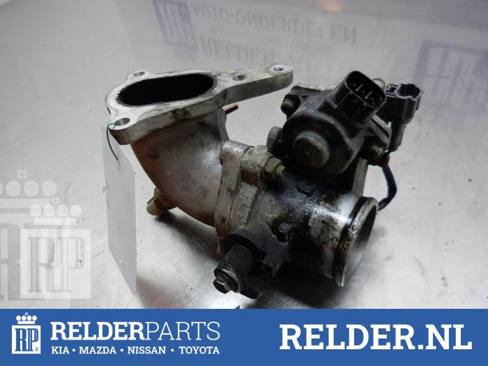 Boitier papillon d'un Toyota Avensis Verso (M20) 2.0 D-4D 16V 2004