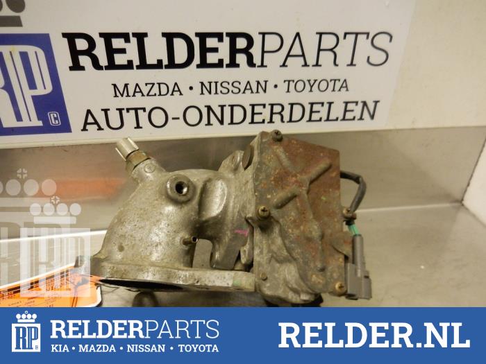 Boitier papillon d'un Toyota Avensis Verso (M20) 2.0 D-4D 16V 2004